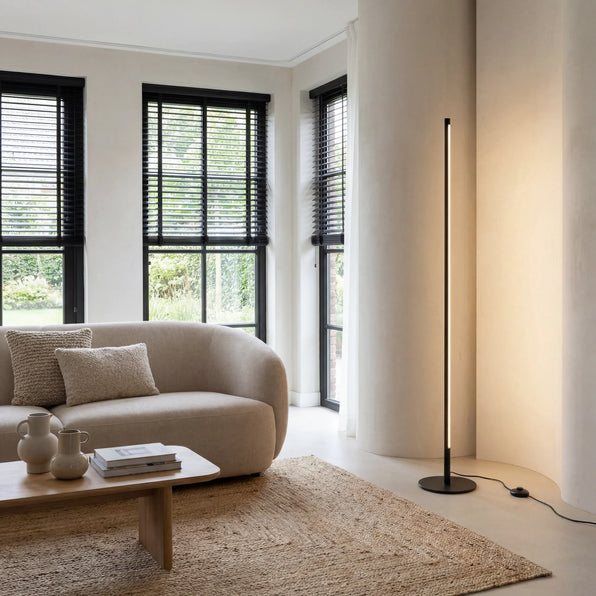 Moderne Stehlampe in Schwarz | Glød