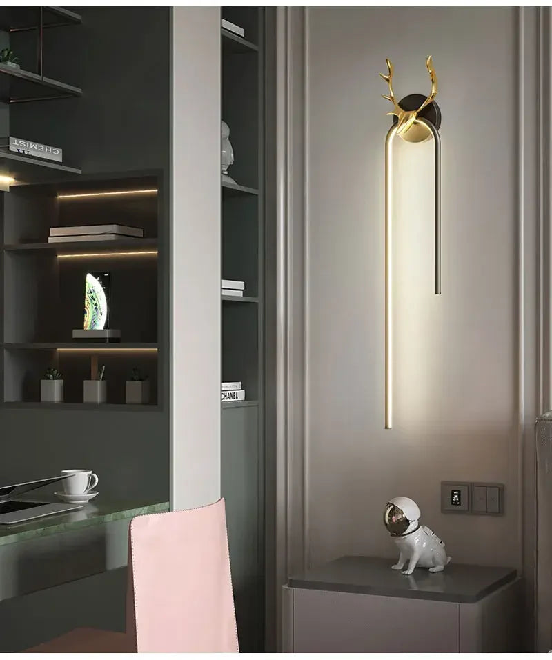 Hirsch Wandleuchte, schwarz und gold | Vitalis