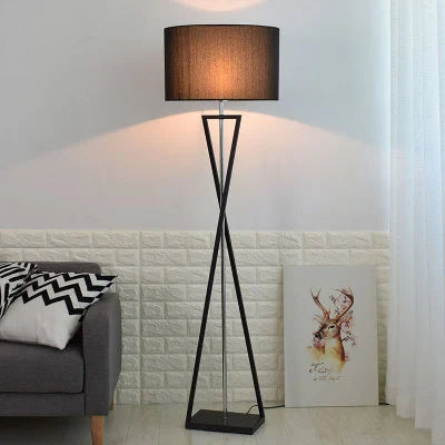 Stehlampe esstisch, stehlampe, stehlampe gold schwarz, stehlampe schwarz gold, stehlampe metall, stehlampe schwarz metall, stehlampe wohnzimmer, moderne stehlampe, stehlampe design