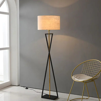 Stehlampe esstisch, stehlampe, stehlampe gold schwarz, stehlampe schwarz gold, stehlampe metall, stehlampe schwarz metall, stehlampe wohnzimmer, moderne stehlampe, stehlampe design