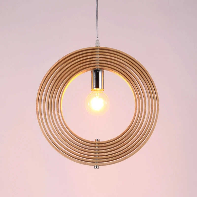 Pendelleuchte aus Holz mit Ringen | Lignum