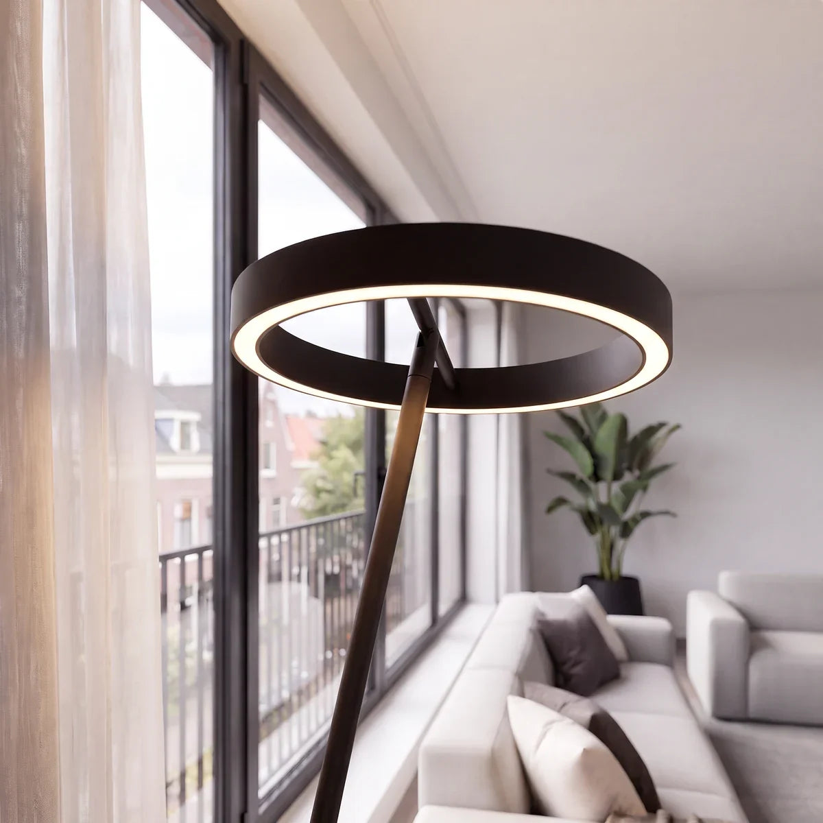detailansicht des drehbaren led-rings der stehlampe solara
