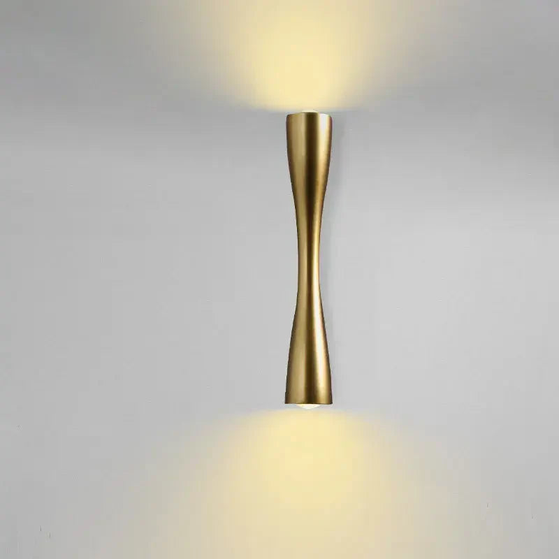 Wandleuchte Wohnzimmer, Lamellenwand | Aurum